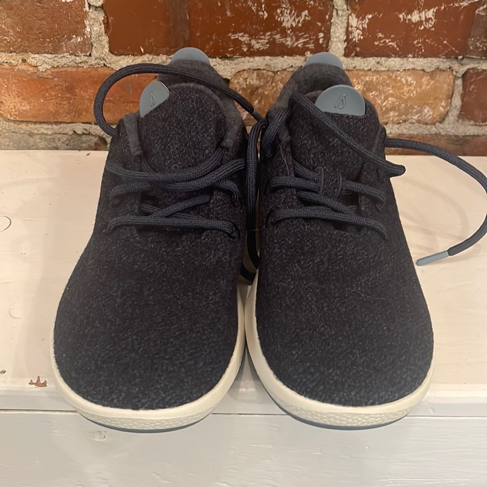 Allbirds like new mens size 10 navy wool sneakers